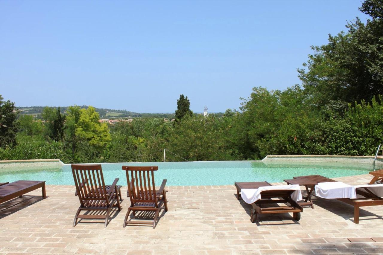 Castello Montegiove Hotell Fano Eksteriør bilde