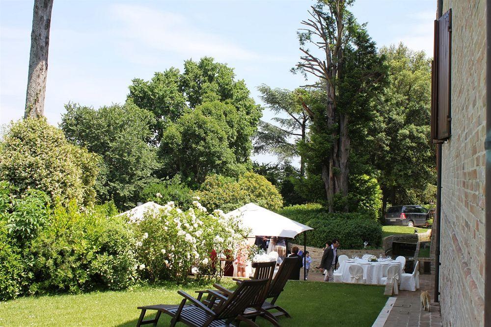 Castello Montegiove Hotell Fano Eksteriør bilde
