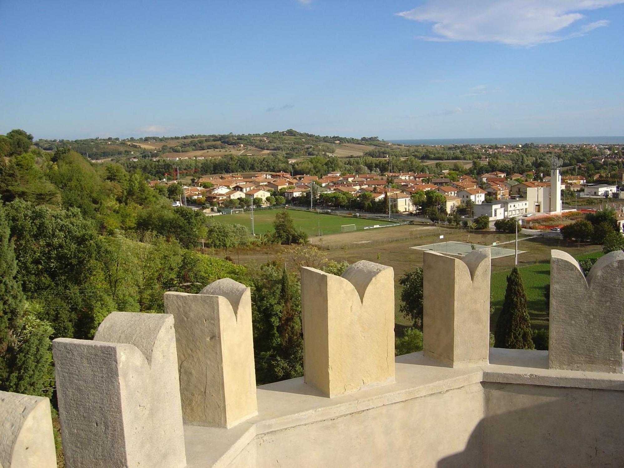 Castello Montegiove Hotell Fano Eksteriør bilde