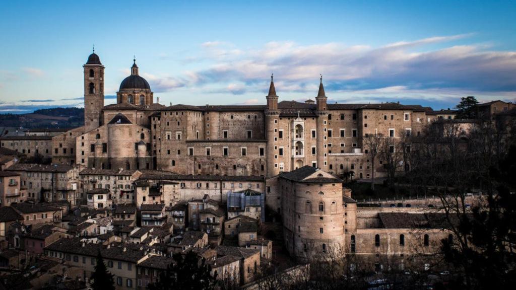 Castello Montegiove Hotell Fano Eksteriør bilde